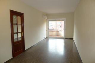 Location Appartement  Gran vía gran via de les corts catalanes. Gran piso de 4 habitaciones y dos baños en plaza españa