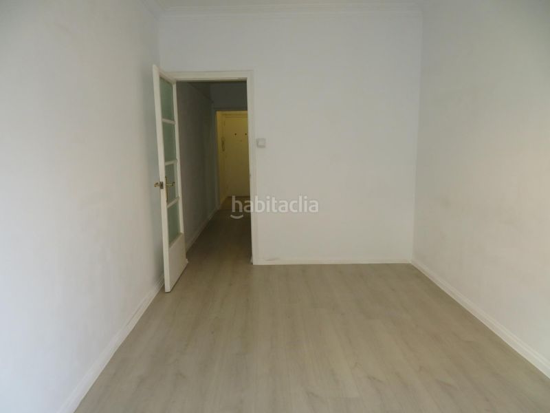 Foto ee9fc279-2c92-4cb7-a721-1cbc77d4dbf8. Pis a Sant Antoni Barcelona