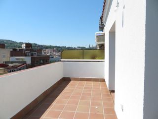 Miete Studiowohnung  Carrer carrer marquès de campo sagrado. Ático estudio reformado a estrenar con terraza de uso privativo