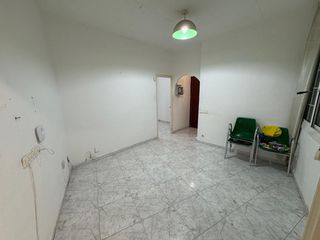 Pis a Centre. Planta baja de 1 habitacion doble exterior a la calle