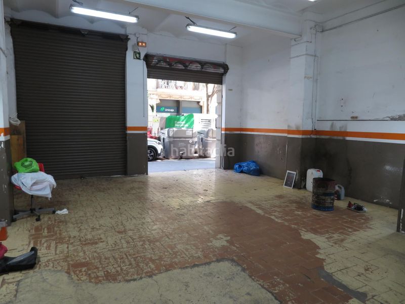 Foto b95180cf-0c8c-40d3-a1eb-10fcb261e42e. Lloguer local comercial a Sant Antoni Barcelona
