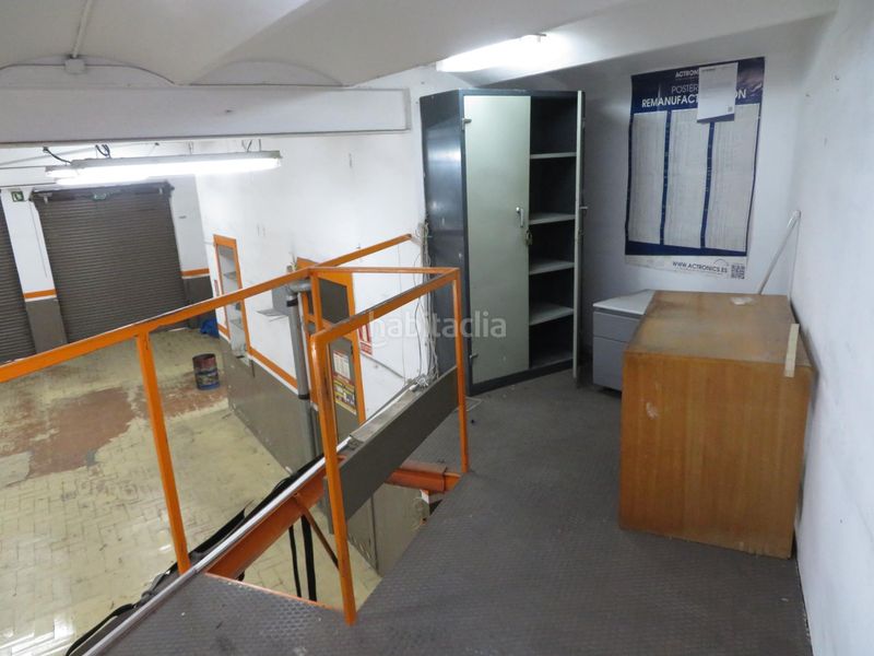 Foto fb9b43c9-487d-4647-844a-b0f3573a1bac. Lloguer local comercial a Sant Antoni Barcelona