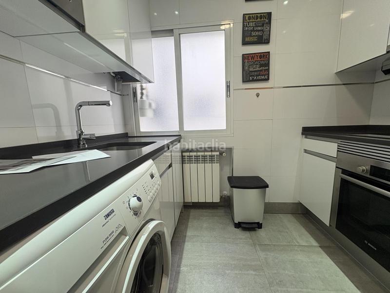 Foto 947ea35d-e5e2-42ec-93b2-731db7b21a2a. Rent flat with heating parking in Guindalera Madrid