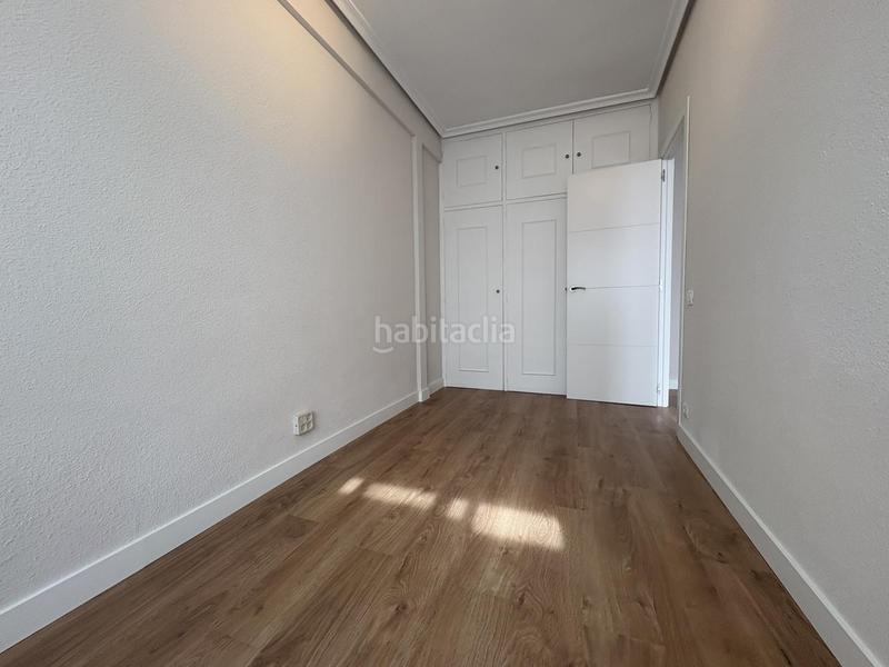 Foto d4f1d05b-e575-45a4-a070-fe08b2fe21ff. Lloguer pis amb calefacció aparcament a Guindalera Madrid