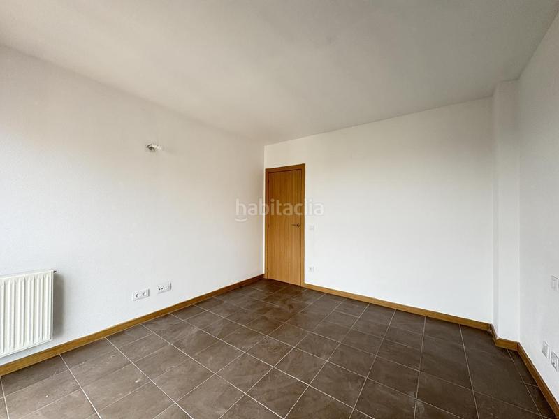 Foto 2d82bf48-b0e5-4b18-80e7-e1a9964a0f04. Location appartement avec chauffage parking piscine dans Tres Cantos