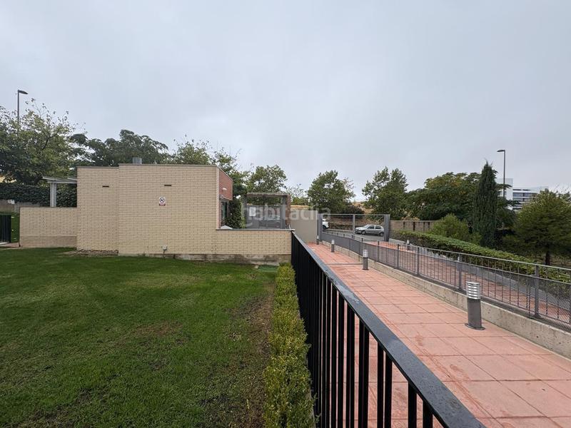 Foto 4843b2af-0698-4757-8aad-fe24f9796346. Location appartement avec chauffage parking piscine dans Tres Cantos