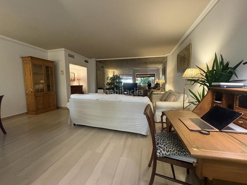 Foto 02952ef7-a619-4bac-9125-719b313167fd. Rent ground floor with heating parking pool in Valdemarín Madrid