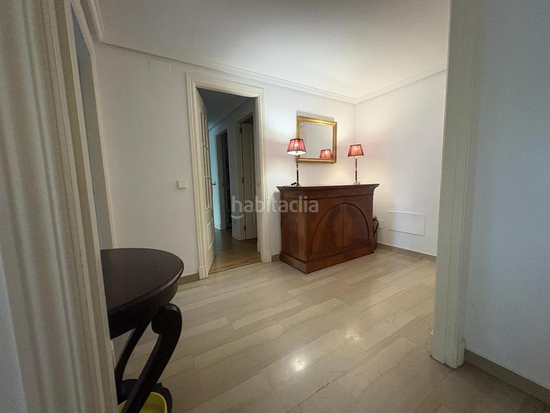 Foto 2d0ec30b-e8b2-4d6a-9e97-382edb2ecc14. Rent ground floor with heating parking pool in Valdemarín Madrid