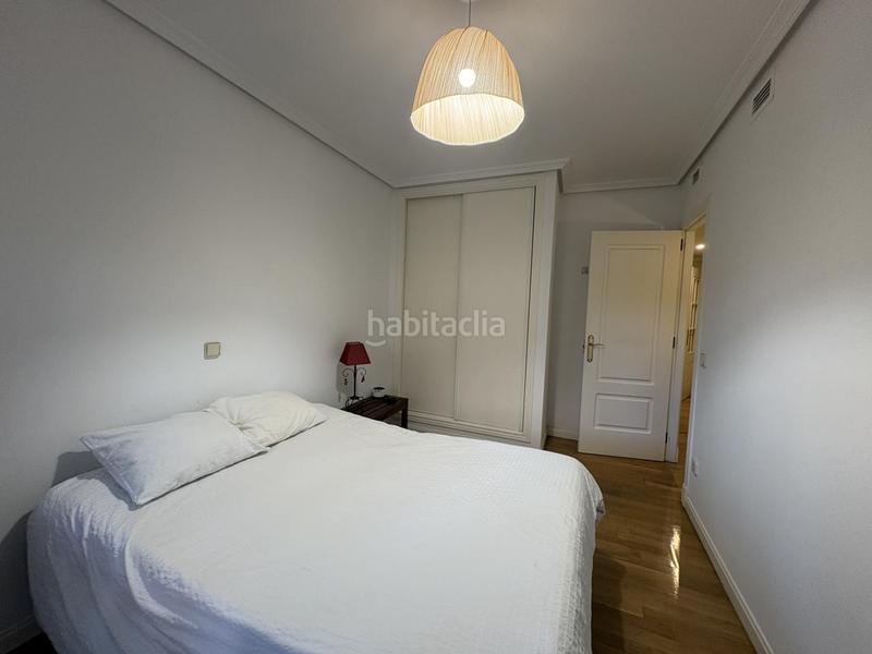 Foto 771b27e6-65f0-470f-a690-774a03c55754. Rent ground floor with heating parking pool in Valdemarín Madrid