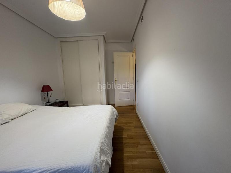 Foto 8b185639-3d1f-405c-9f95-cb8dcff402f4. Rent ground floor with heating parking pool in Valdemarín Madrid