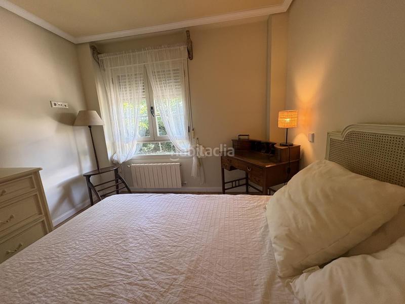 Foto ef03909a-3631-4c81-ac36-0143f9a37ac5. Rent ground floor with heating parking pool in Valdemarín Madrid