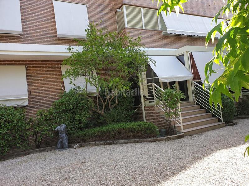 Foto 8fdf6328-df2a-46ff-a9bf-9e1369f95c68. Lloguer planta baixa amb calefacció aparcament piscina a Madrid