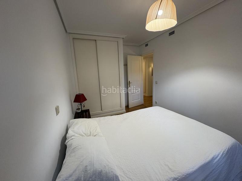 Foto c73eea36-8026-4f05-8093-d23173fb31c2. Lloguer planta baixa amb calefacció aparcament piscina a Madrid