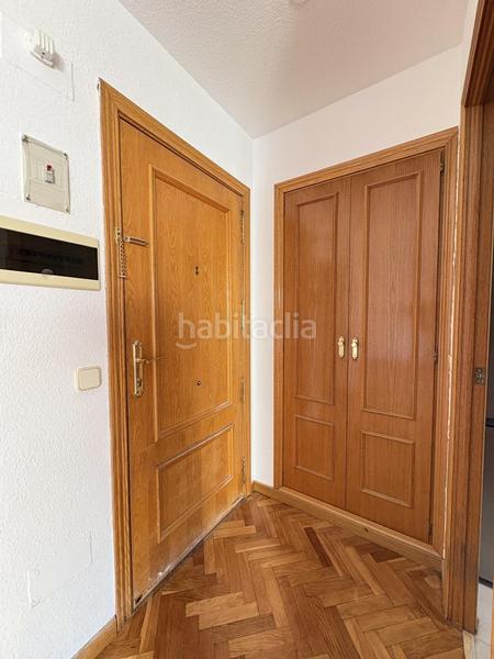 Foto d26ac711-1beb-41b4-8f01-40ad0f9cfa88. Location attique avec parking dans Guindalera Madrid