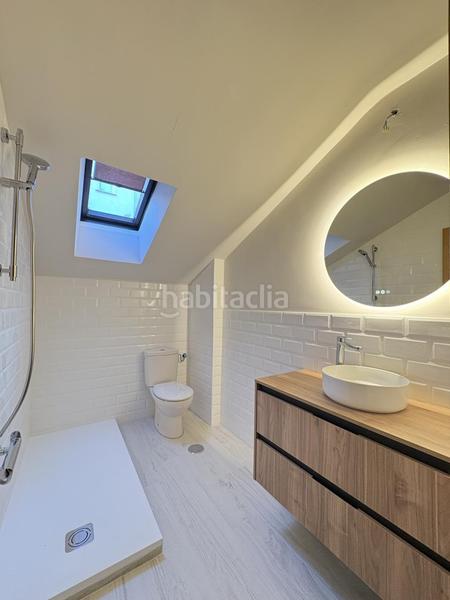 Foto d0da72aa-e4c3-4268-83c8-86c76f5f6350. Rent penthouse with parking in Guindalera Madrid