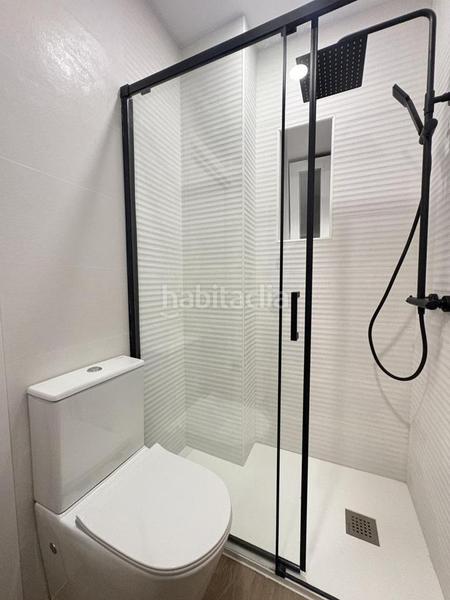 Foto aed2c8c8-8baf-4439-95b7-d5cbdc78cfbb. Lloguer planta baixa amb calefacció a Bellas Vistas Madrid