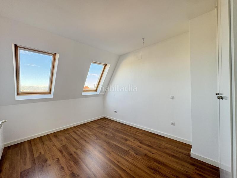Foto bae7d383-7e84-4ff0-9a30-88b80bed59b0. Rent duplex with heating parking in Somosaguas Pozuelo de Alarcón