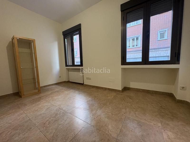 Foto 983c9751-33ae-4238-b483-4380dce42105. Alquiler planta baja en Trafalgar Madrid