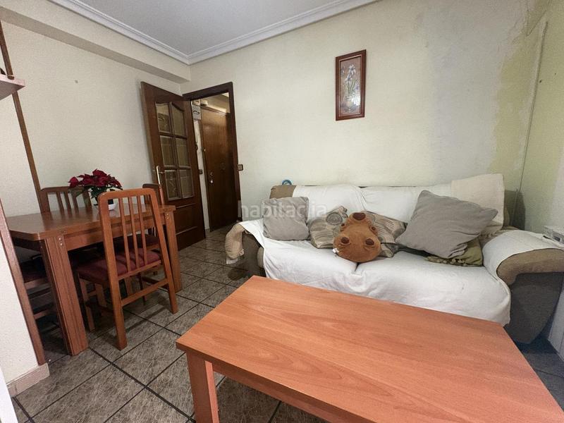 Foto e0a98620-a088-402b-89e9-e4e12c3dbfd0. Piso en Entrevías Madrid