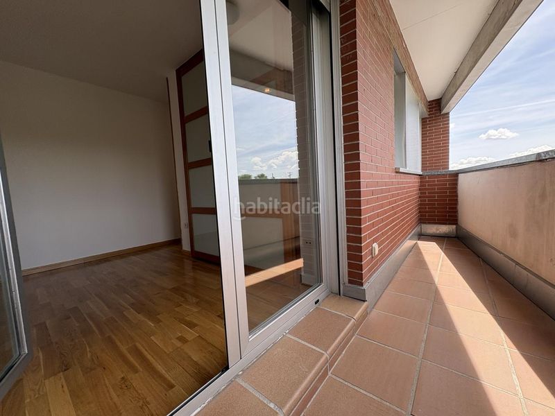 Foto 1d7f5d4f-936b-4f6a-b8c3-a2e71b322fbc. Pis amb calefacció aparcament piscina a Rejas Madrid