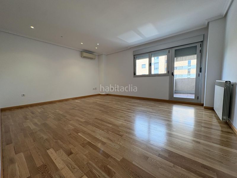 Foto 75c87760-8b59-4731-9f7b-f6dde85a3bb8. Pis amb calefacció aparcament piscina a Rejas Madrid
