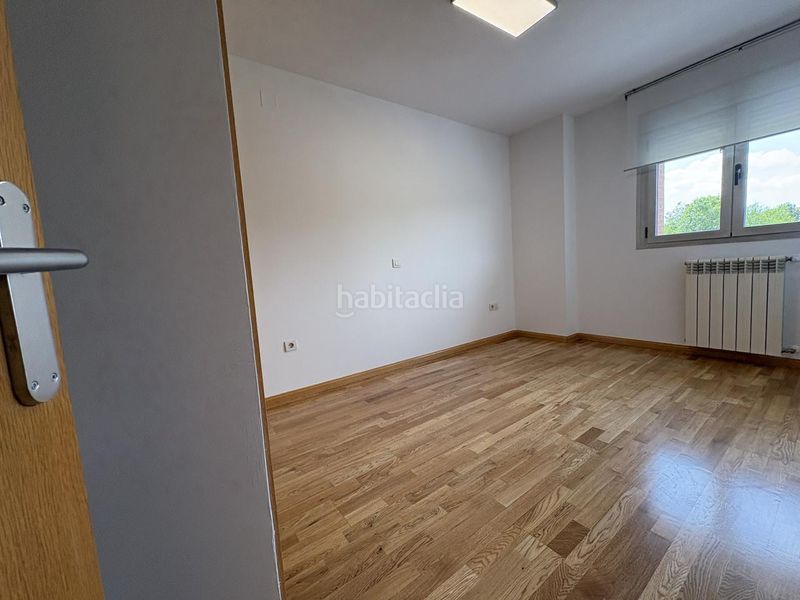 Foto caed9ed2-ebde-4c7a-a8a7-b1c7527236c3. Pis amb calefacció aparcament piscina a Rejas Madrid
