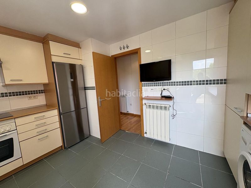 Foto cc0cbafb-2dc8-4264-89e3-ae3b21171ac0. Pis amb calefacció aparcament piscina a Rejas Madrid