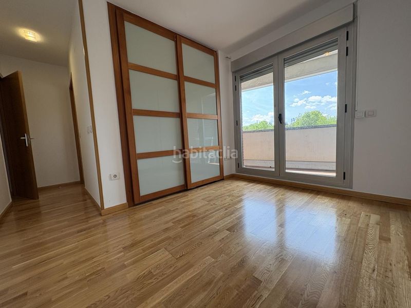 Foto ed7a58f5-7bd2-4932-b12f-e33c7f4efbeb. Pis amb calefacció aparcament piscina a Rejas Madrid