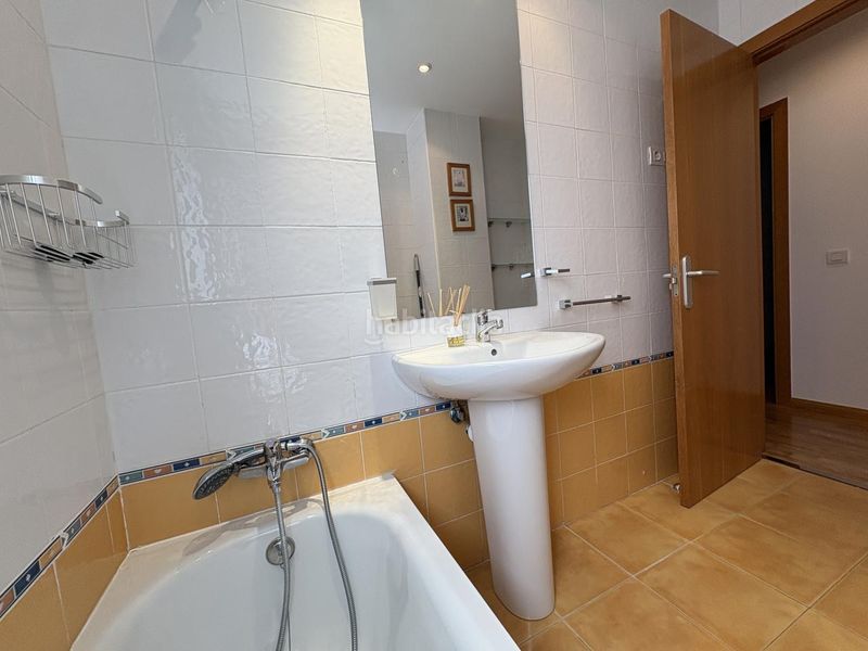Foto fb165c5e-476a-465b-8785-7e1f7a3d1439. Pis amb calefacció aparcament piscina a Rejas Madrid