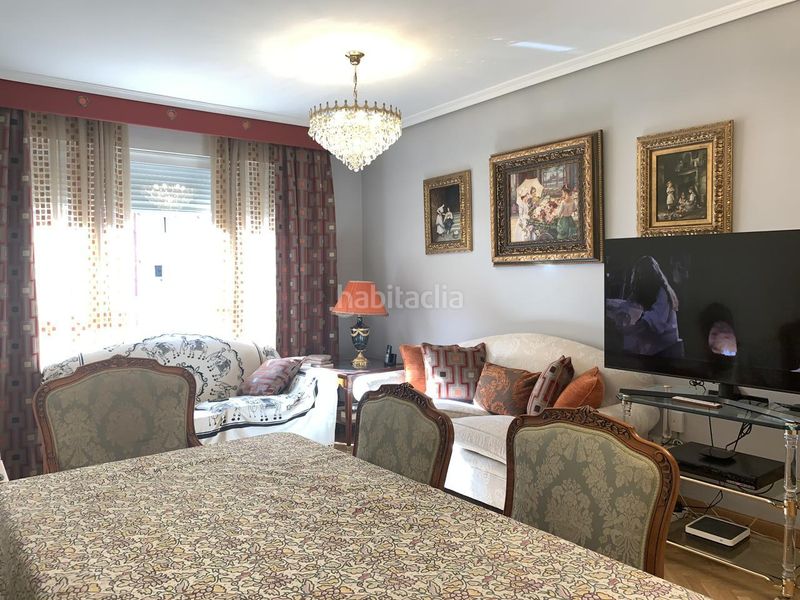 Foto 40da5d95-8611-4b90-94ed-4cfb8dbae7b4. Pis amb calefacció aparcament piscina a Adelfas Madrid