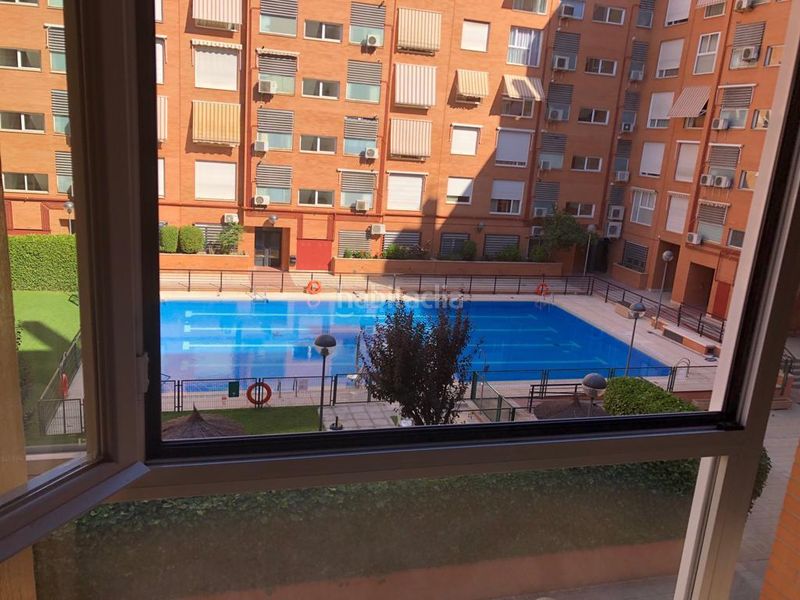 Foto 65f2b838-b1bb-4c4a-a423-98c0073cc235. Pis amb calefacció aparcament piscina a Adelfas Madrid
