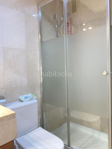 Foto b48d12ae-a1e2-4c6a-a87b-a75ccd43c37f. Pis amb calefacció aparcament piscina a Adelfas Madrid
