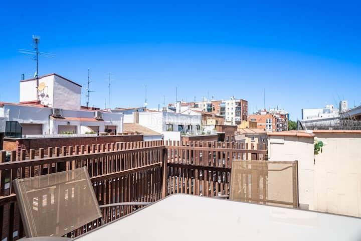 Foto 7a6e7e6d-0ff9-4f07-827b-0da099cd3e52. Lloguer àtic a Ciudad Jardín Madrid