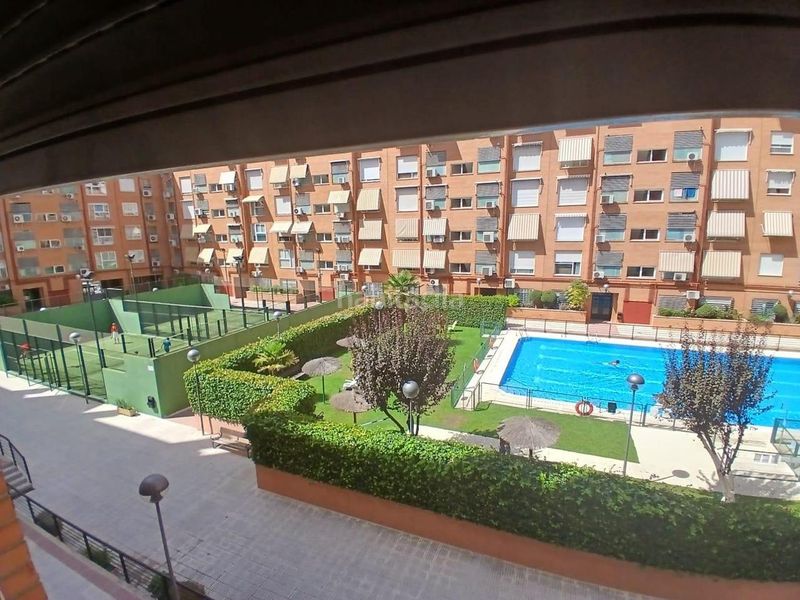 Foto 17d903d2-22b8-4747-83a4-0f60cf10d306. Pis amb calefacció aparcament piscina a Adelfas Madrid