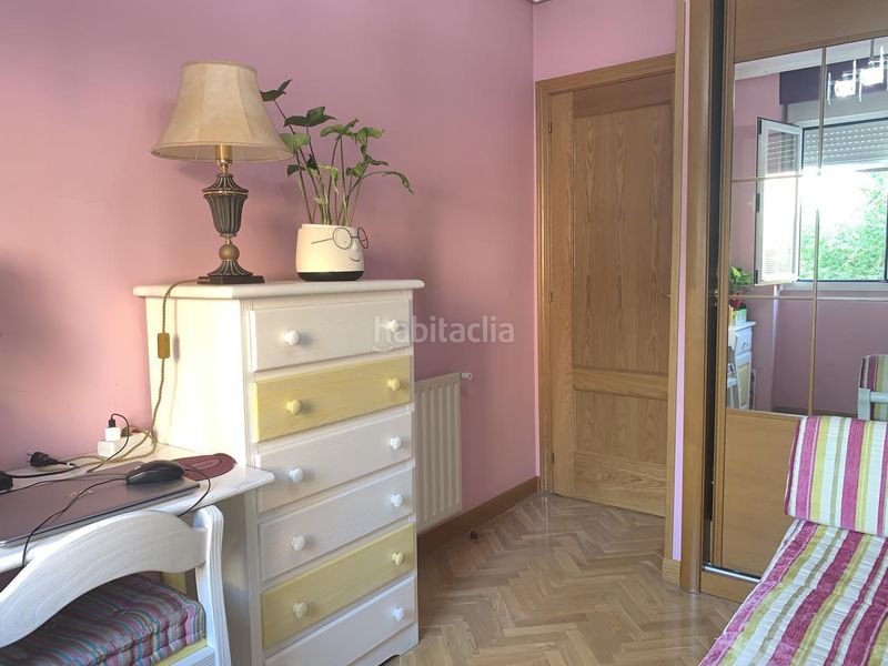 Foto 6f957287-0b11-43e0-a7af-6a1c6a045402. Pis amb calefacció aparcament piscina a Adelfas Madrid