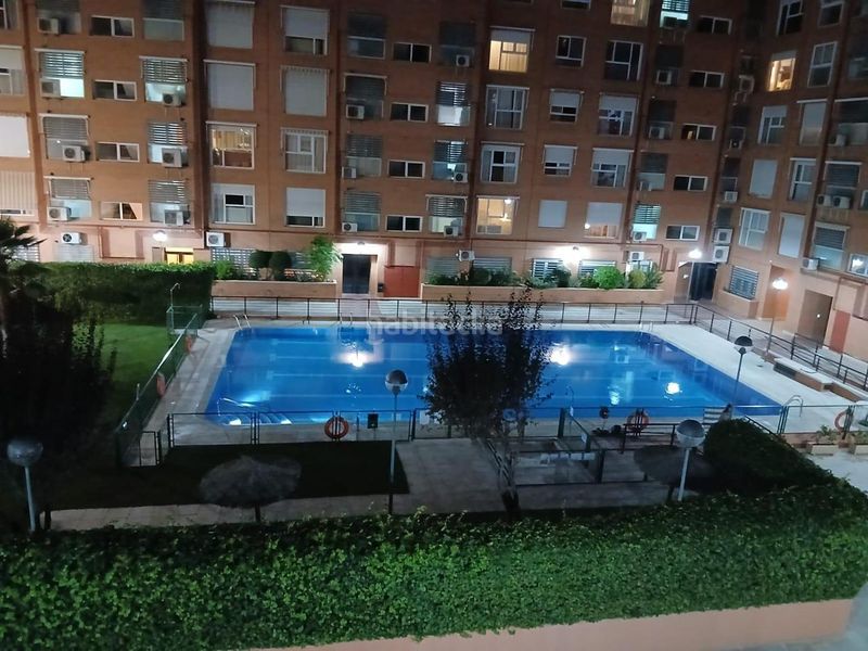 Foto b47f3974-e368-46bd-a1b4-1cb34aea80dd. Pis amb calefacció aparcament piscina a Adelfas Madrid