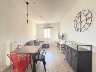 Etagenwohnung in Paseo de las Acacias