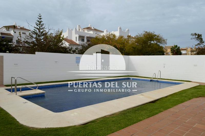 Foto bc867893-3d06-49e2-a4a5-9a66c8511eb2. Piano terra con piscina in Aguadulce - Almadraba - Punta Candor Rota