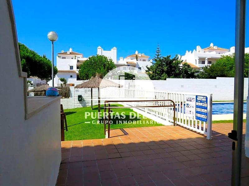 Foto 630718cd-45c7-47bb-8e7c-6204117665d1. Planta baixa amb piscina a Aguadulce - Almadraba - Punta Candor Rota