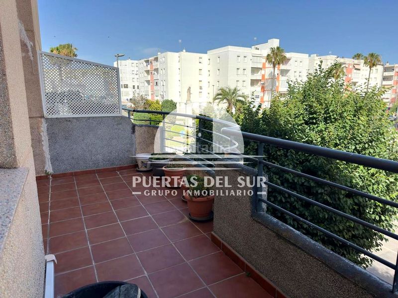 Foto 8a166575-a84e-4742-afc3-c408c7432148. Pis a Zona Carrefour Rota