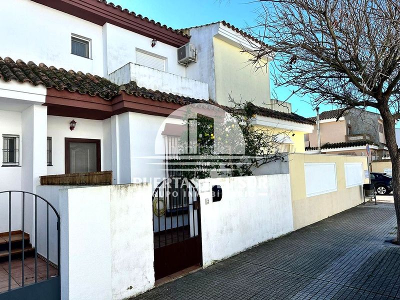 Foto dadc2cf2-f3eb-455a-af5d-e93ffdd61124. Casa amb aparcament a Aguadulce - Almadraba - Punta Candor Rota