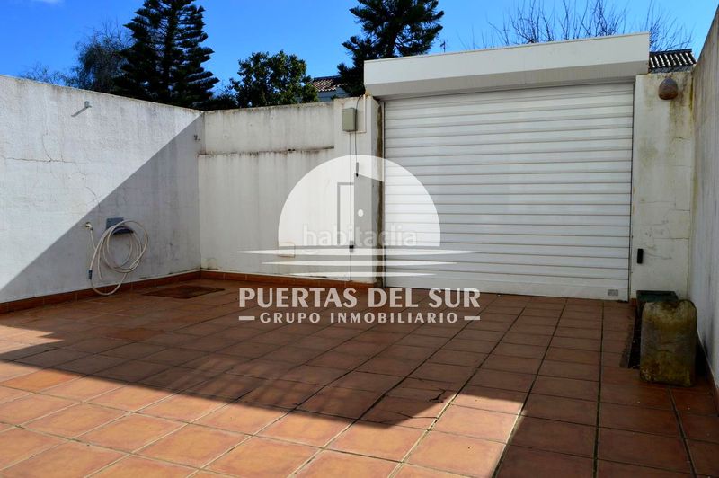 Foto f04dc3e4-f7c3-45ce-8052-5cca25e6ad5c. Casa amb aparcament a Aguadulce - Almadraba - Punta Candor Rota