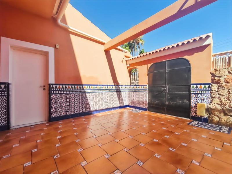 Foto 25f83119-ea48-413f-a129-9e6ee79450a2. Chalet mit parking in Aguadulce Sur Roquetas de Mar