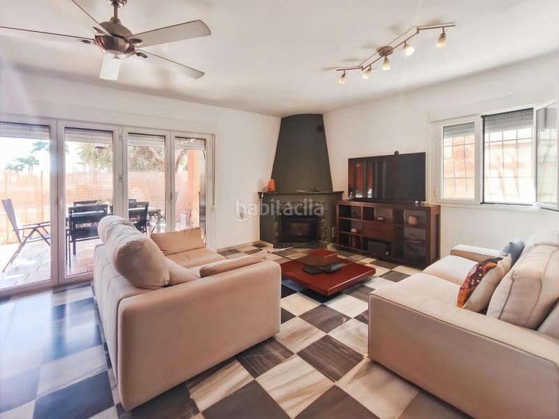 Foto 4688c57f-115e-4bb4-987c-8983fa09d975. Chalet mit parking in Aguadulce Sur Roquetas de Mar