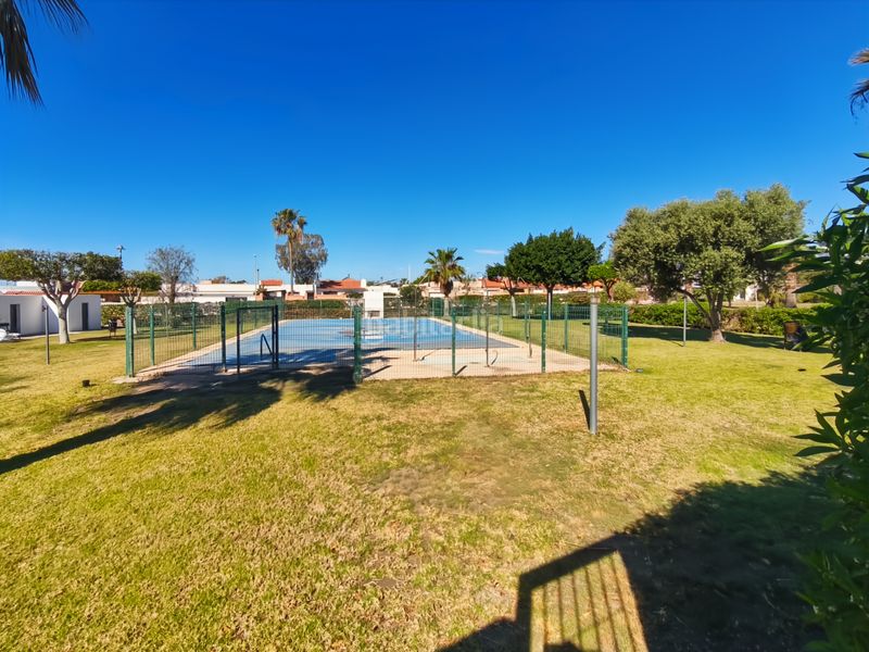 Foto 03980f41-9a3b-444e-b7ad-94ec1c9495fb. Xalet amb aparcament piscina a Retamar Almería