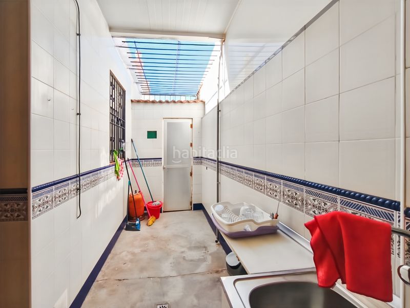 Foto 13e94f48-1c0f-4f01-98d1-c0ffd8b59a69. Xalet amb aparcament piscina a Retamar Almería