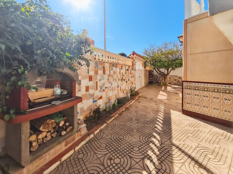 Foto 248e4315-5350-4212-904e-4414a58bbc3f. Xalet amb aparcament piscina a Retamar Almería