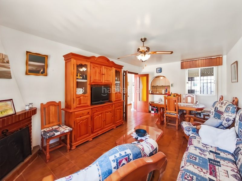 Foto 2b3bf18e-5386-4ada-9726-af1da43f8b74. Xalet amb aparcament piscina a Retamar Almería