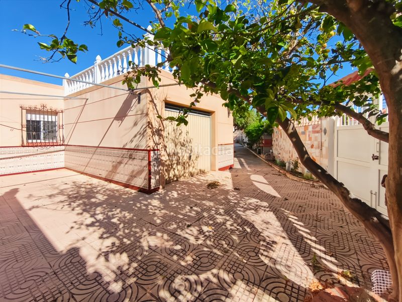 Foto 2ef9932f-e083-4abb-a640-236b58ac18eb. Xalet amb aparcament piscina a Retamar Almería