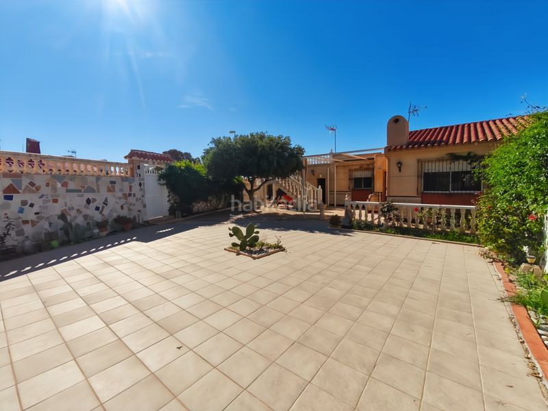 Foto 41edcd44-b924-41db-99e7-ad32b586bcb2. Xalet amb aparcament piscina a Retamar Almería